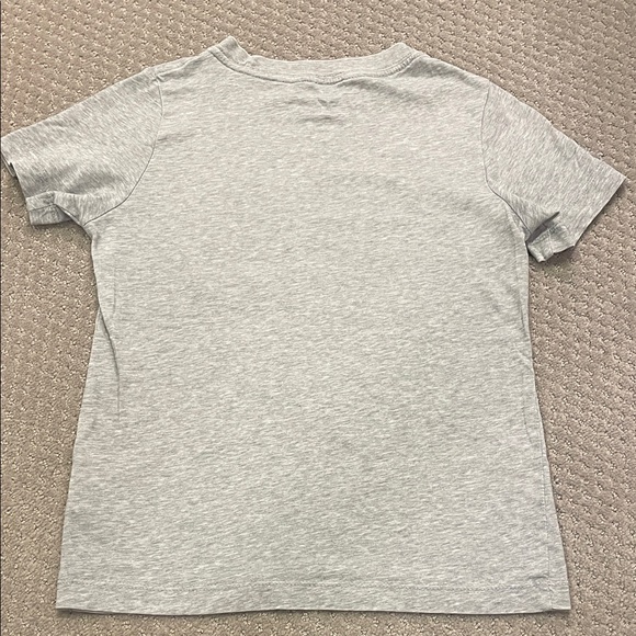 Nike Gray T-Shirts with Bold Graphics - Picture 5 of 6